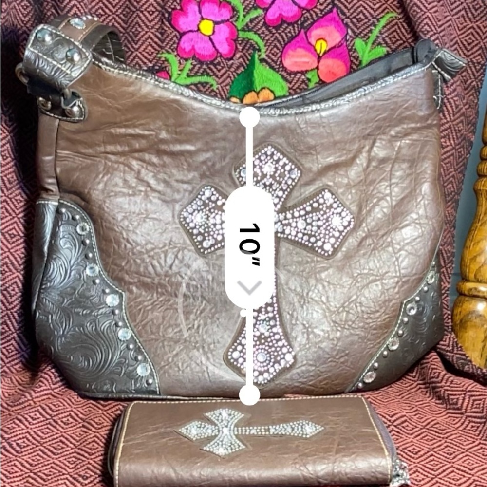 Leather shoulder bag